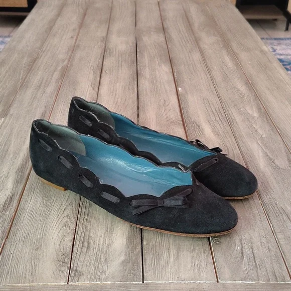 Marc Jacobs Navy Scalloped Bow Detail Suede Flats Size Woman's 9 - Picture 2 of 10